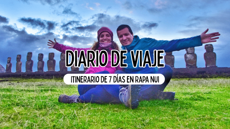 cabecera de diario de viaje. itinerario de 7 días en rapa nui. somos montse y domingo sentados en el suelo, en el amanecer en ahu tongariki.