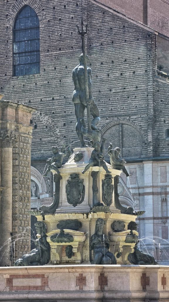 neptuno en bolonia y el efecto óptico